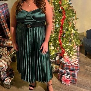 Cider Curve Emerald Green Pleated Dress 2X